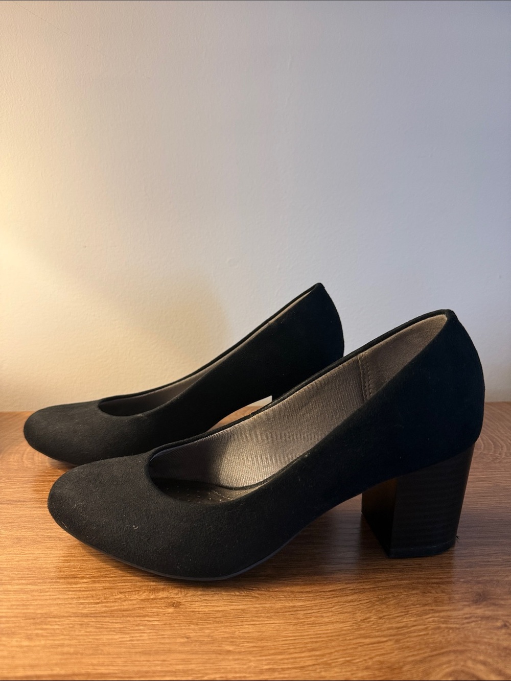 Life Stride Black Suede Block Heel Pumps - Women Size 6